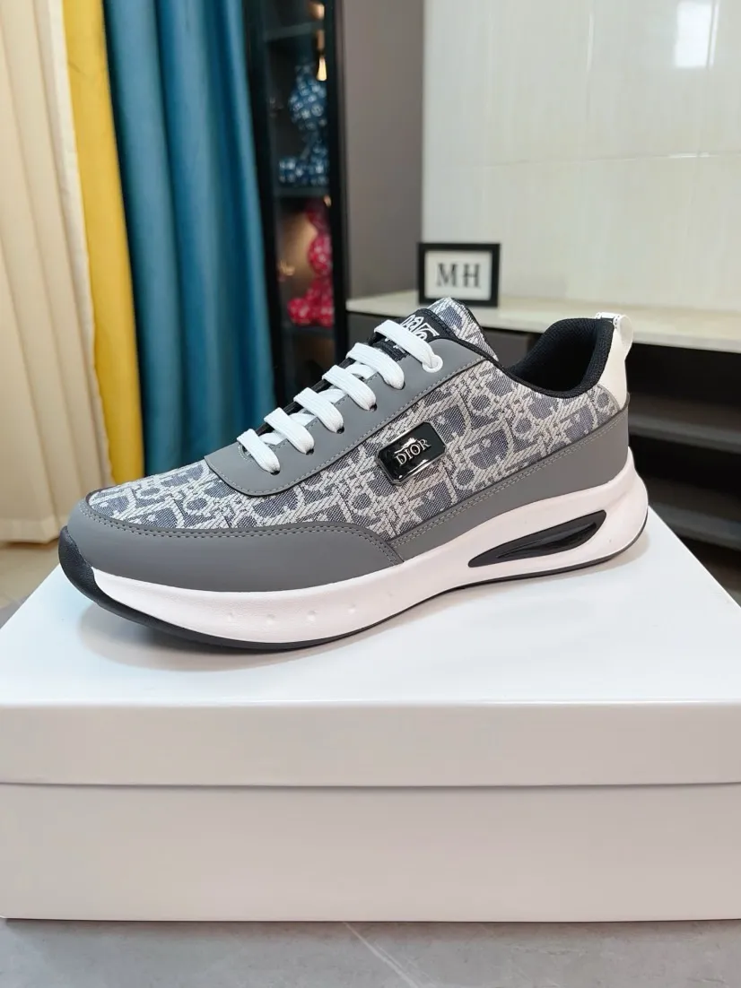 Men's men's shoes 💰440🌹🌹【Dior】Best-selling official website world premiere🔝High-end men's shoes brand official website latest series: The upper is made of imported cowhide with specially designed fabrics➕Mesh breathable lining. Make walking more convenient and comfortable! Compared with the official quality, Midea’s 1:1 replica. Create a fashionable personality to set off your uniqueness! A must-have for trendy men! Classic style. Men's sizes: 38-44.